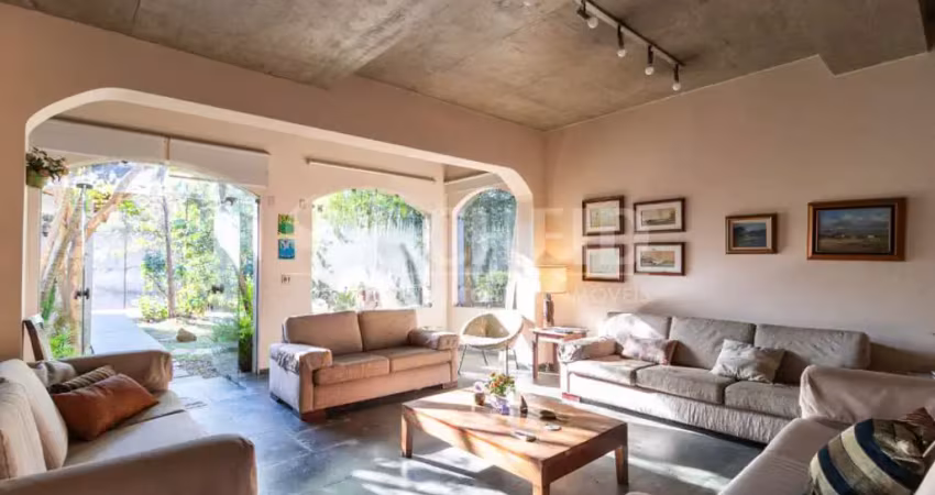 Casa á venda no campo belo com 329m², 4 quartos sendo 1 suíte, 4 vagas.