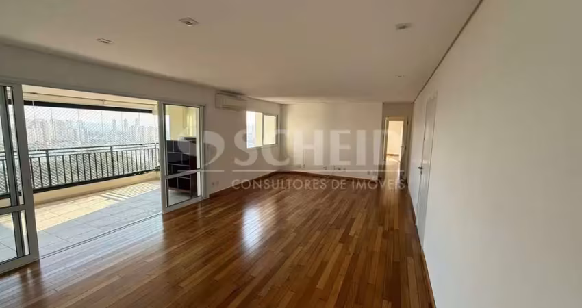 Apartamento pronto para morar! 190m², 4 dorms, 3 suites, repleto de armários!
