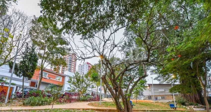 Casa á venda na vila mariana com 290m², 4 quartos sendo 4 suítes, 2 vagas.