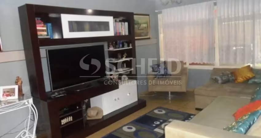Lindo sobrado com 4 suítes com ar condicionado. sala de jantar e sala de estar. churrasqueira