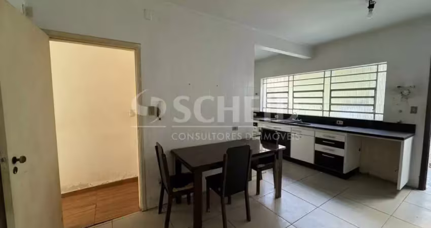 Casa térrea no campo grande, 220m², cozinha com armários, 3 quartos, 1 suíte, área gourmet, 2 vagas.
