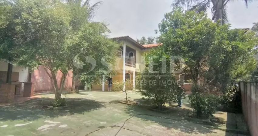 Casa a venda em condomínio no sete praias, 4 quartos com 1 suite master e árvores frutíferas