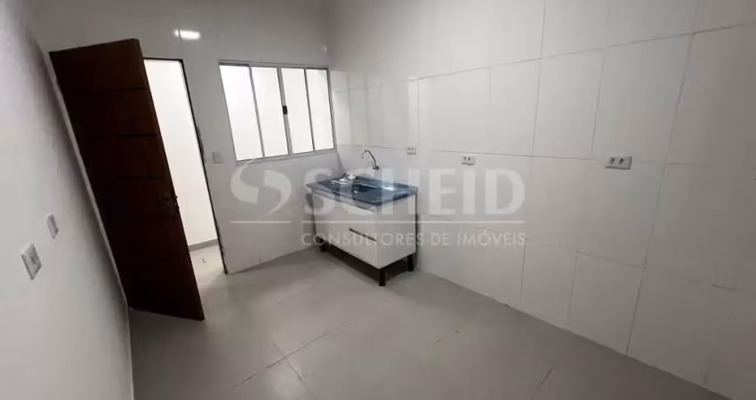 Alugo casa na avenida interlagos 58m2 1 dormitório 1 cozinha 1 banheiro e àrea de serviços