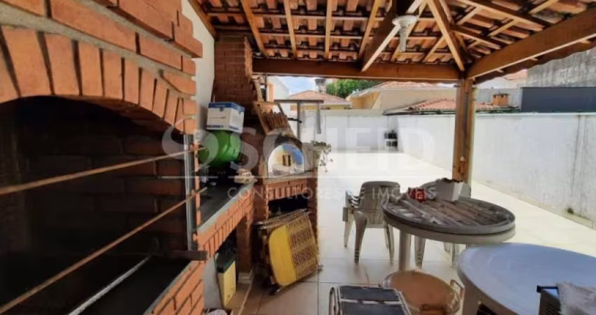 Sobrado com 3 Quartos e 3 banheiros à Venda, 175 m² por R$ 1.200.000