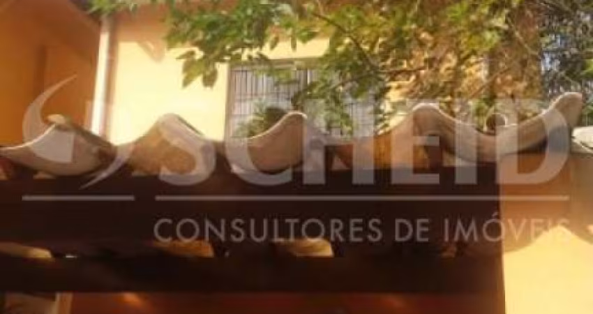 ACEITO PERMUTA!!! sobrado de Vila com ótima localização.