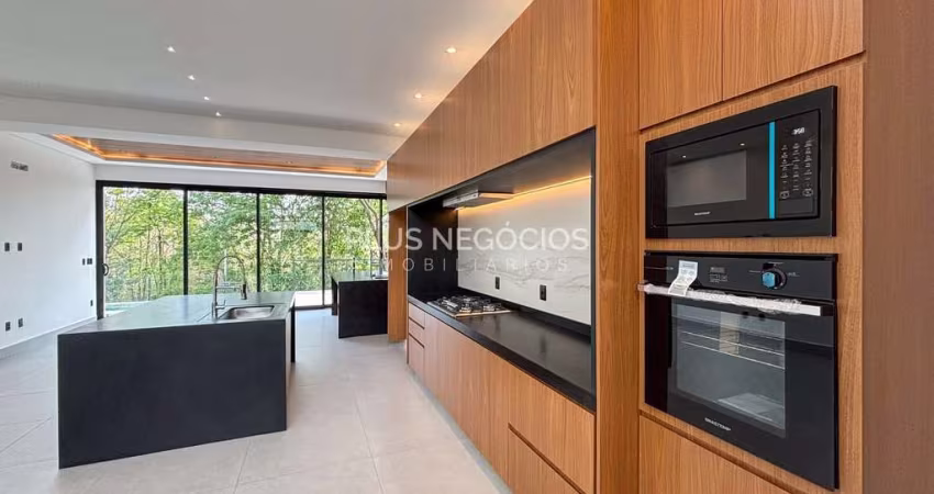 Maravilhosa casa Térrea de Luxo com Automação, Piscina Aquecida e Área Gourmet no Alphaville Nova E