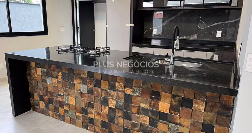 Casa à Venda no Alphaville Nova Esplanada 4: 3 Suítes, 468m² de Área Útil e Total, Conforto e Sofis