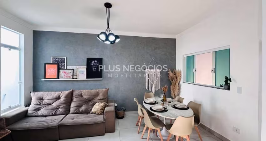 Casa Moderna à Venda: Alexa, Energia Solar, Segurança Completa e com Possibilidade de Expansão por