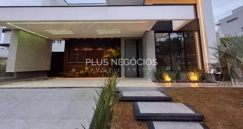 Casa térrea de alto padrão em condomínio fechado com piscina, energia solar, automação e gourmet –