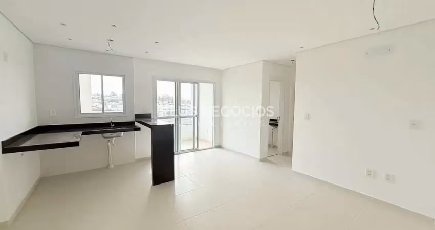 Nunca habitado | 71m² | 2 dormitórios (1 suíte) | vista para a rua do mercadão