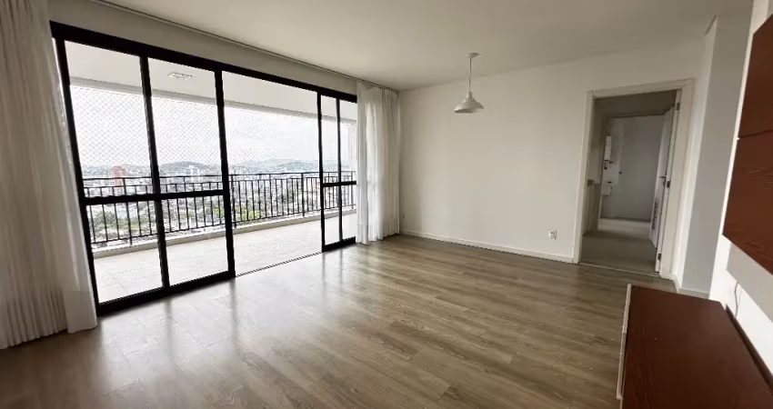 Lindo apartamento no Centro, andar alto, área de lazer completa.