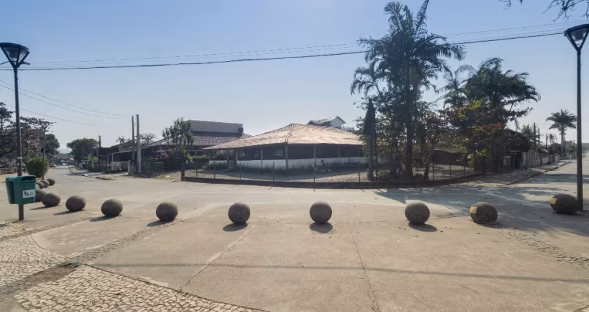 Excelente imóvel comercial à venda no Bairro Espinheiros em Joinville - SC,