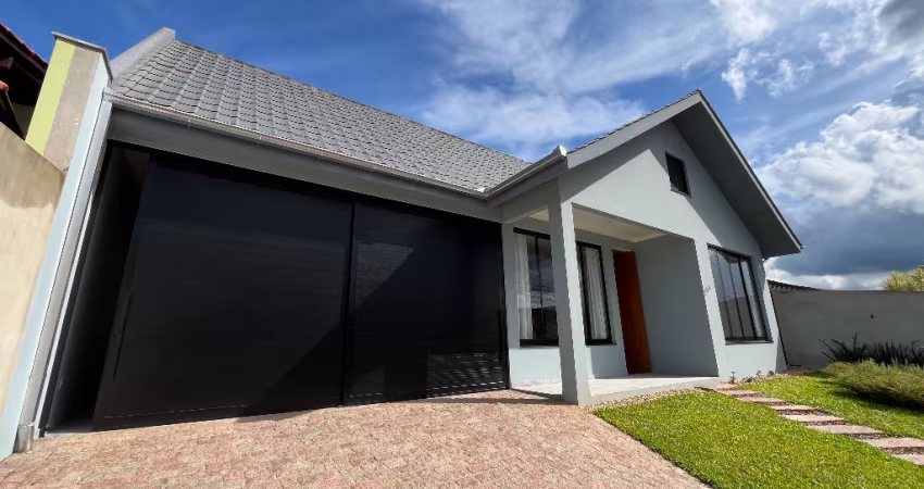 Maravilhosa Casa nova em alvenaria com 1 suíte mais 2 quartos à venda no bairro Costa e Silva em Joinville-SC