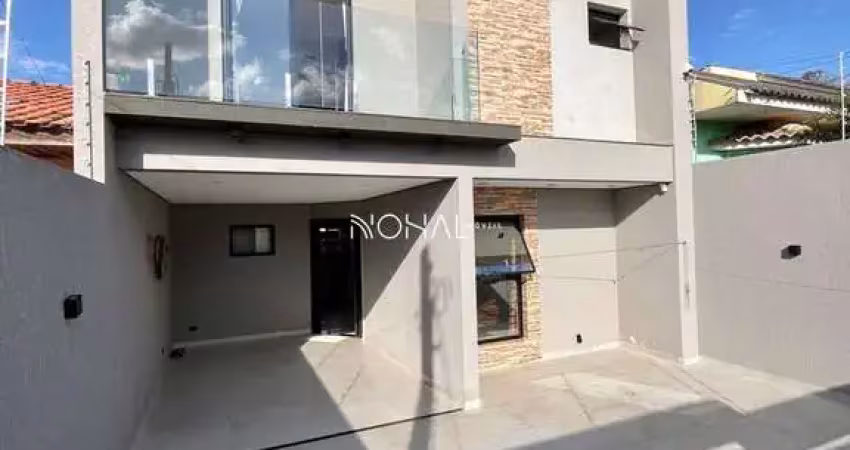 Casa a venda com móveis planejados com 3 quartos sendo 1 suíte em uvaranas