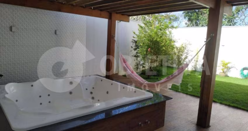 Belíssima casa no Bairro Jardim Inconfidência em Uberlândia