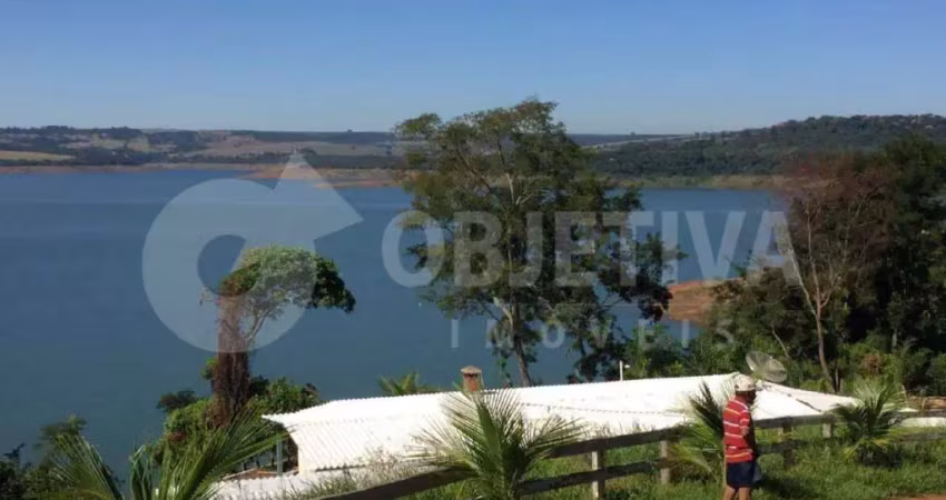 Linda chácara as margens da represa de nova ponte a 90 km de uberlândia