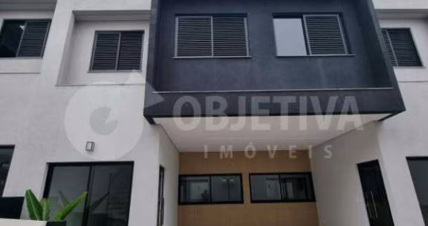 Elegante casa estilo sobrado no Bairro Jardim Karaiba zona Sul de Uberlândia