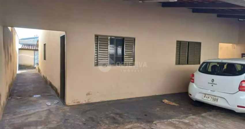 Casa com 3 quartos à venda no Jardim Europa, Uberlândia 