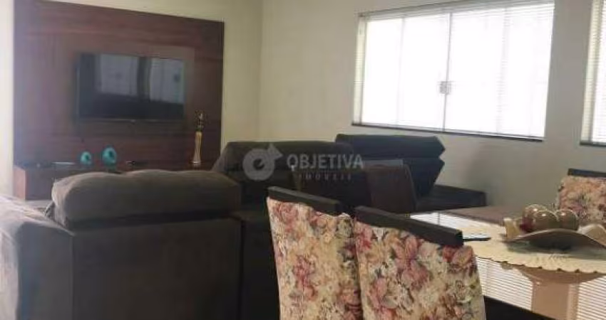 Casa à venda, 4 quartos, 1 suíte, 2 vagas, JARDIM INCONFIDENCIA - UBERLANDIA/MG