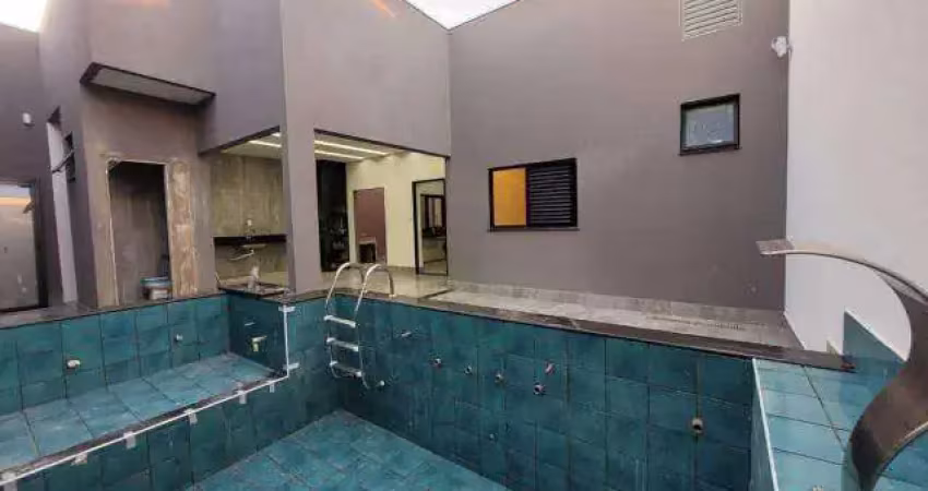 Linda casa com piscina aquecida para venda