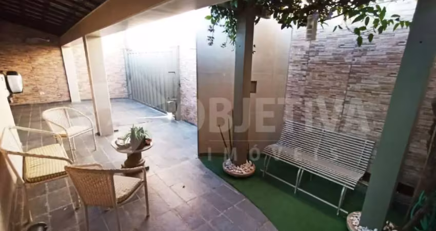 Maravilhosa casa no Bairro Cidade Jardim em Uberlândia