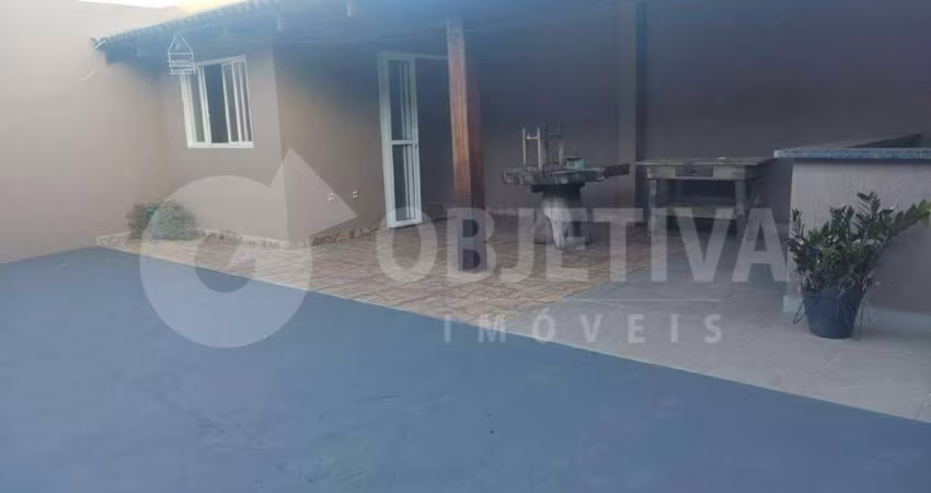 Casa à venda, 4 quartos, 2 suítes, 4 vagas, JARDIM ITALIA - UBERLANDIA/MG