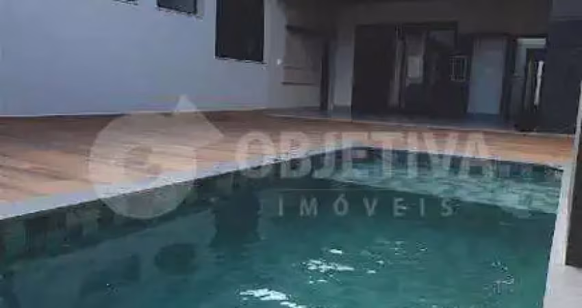 Casa à venda, 3 quartos, 3 suítes, 4 vagas, praça alto umuarama - uberlandia/mg