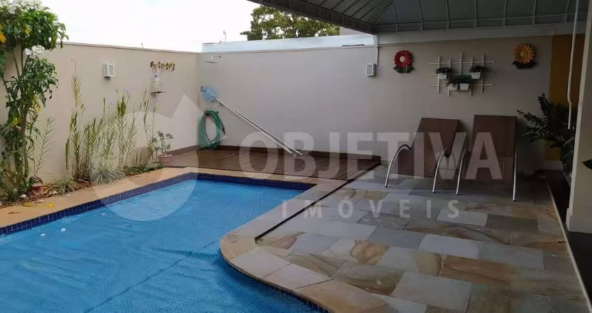 Casa em Condomínio à venda, 4 quartos, 2 suítes, 4 vagas, Paradiso Ecologico - UBERLANDIA/MG