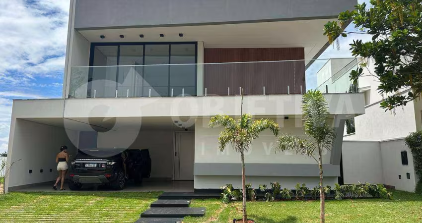 Casa em Condomínio à venda, 4 quartos, 2 suítes, 4 vagas, Alphaville 1 - UBERLANDIA/MG