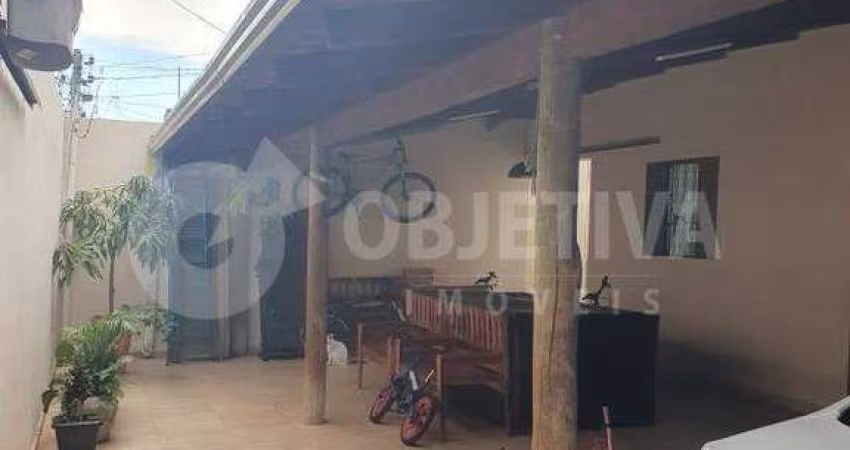 Casa à venda, 3 quartos, 2 vagas, CHACARAS TUBALINA E QUARTEL - UBERLANDIA/MG