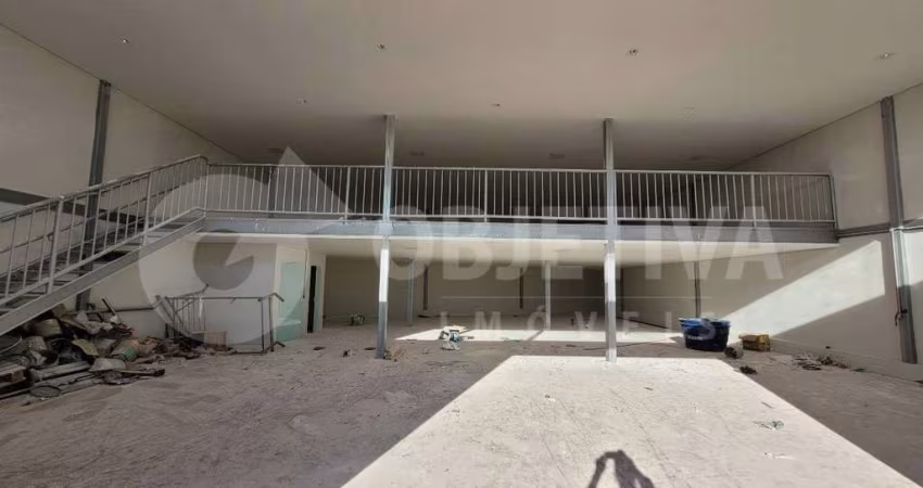 Loja para aluguel, 2 vagas, SEGISMUNDO PEREIRA - UBERLANDIA/MG