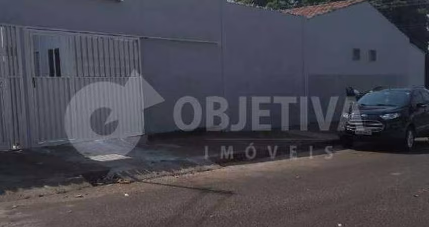 Casa à venda, 6 quartos, 1 suíte, 5 vagas, LAGOINHA - UBERLANDIA/MG