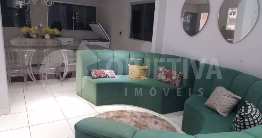 Casa à venda, 3 quartos, 1 suíte, 4 vagas, SANTA MONICA - UBERLANDIA/MG