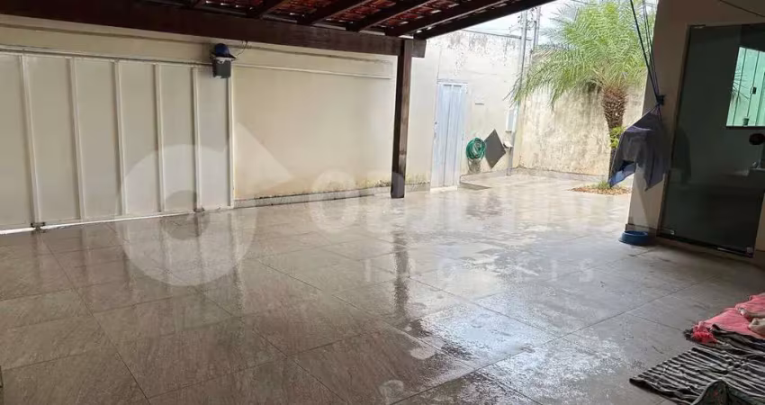 Casa à venda, 3 quartos, 1 suíte, 2 vagas, JARDIM HOLANDA - UBERLANDIA/MG