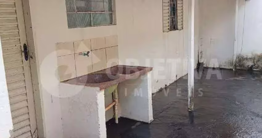 Casa à venda, 2 quartos, segismundo pereira - uberlandia/mg