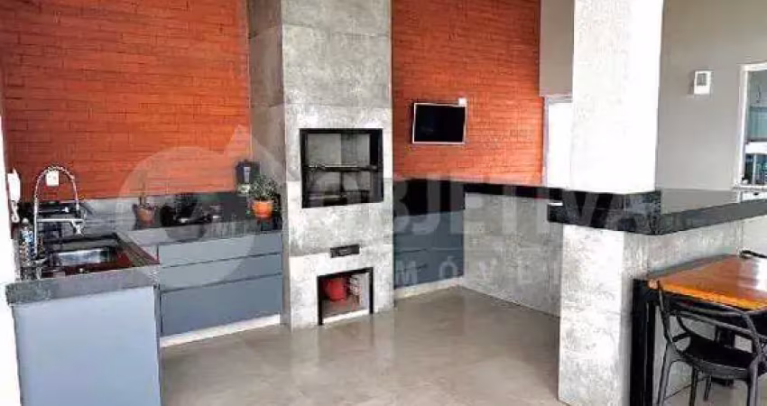 Casa em Condomínio para aluguel, 5 quartos, 4 suítes, 4 vagas, Paradiso Ecologico - UBERLANDIA/MG
