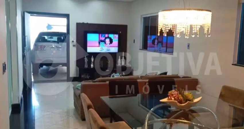 Casa à venda, 3 quartos, 1 suíte, 2 vagas, alto umuarama - uberlandia/mg