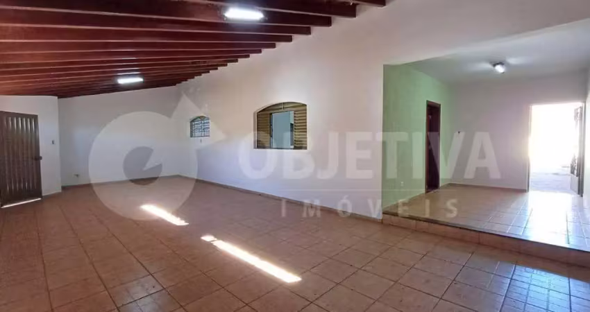 Casa à venda, 4 quartos, 1 suíte, 4 vagas, santa monica - uberlandia/mg