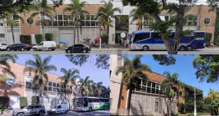 Prédio com 10 salas para alugar no Bom Retiro, São Paulo 