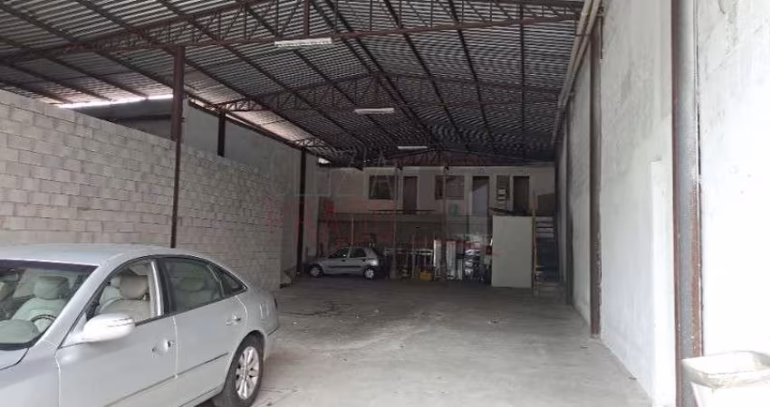 Barracão / Galpão / Depósito com 3 salas para alugar no Socorro, São Paulo 