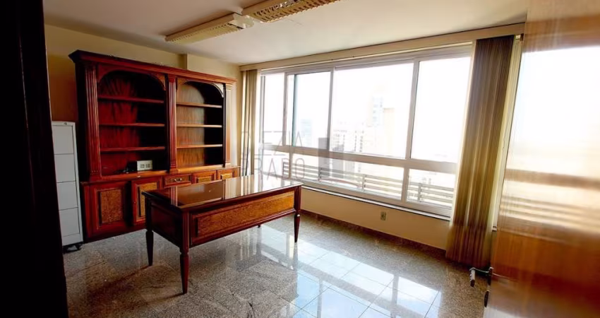 Ponto comercial com 1 sala para alugar em Cerqueira César, São Paulo 