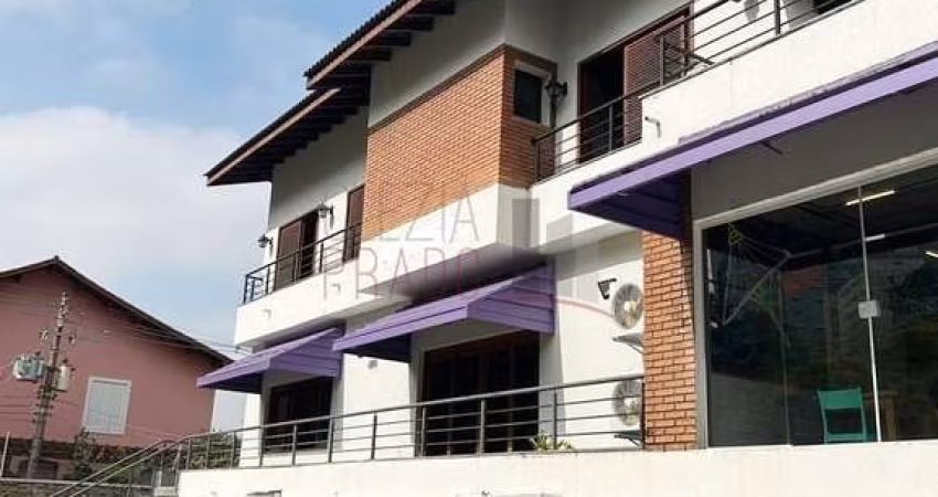 Casa comercial com 4 salas para alugar na Vila Madalena, São Paulo 
