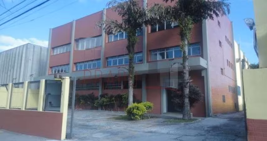 Barracão / Galpão / Depósito com 10 salas para alugar no Jurubatuba, São Paulo 
