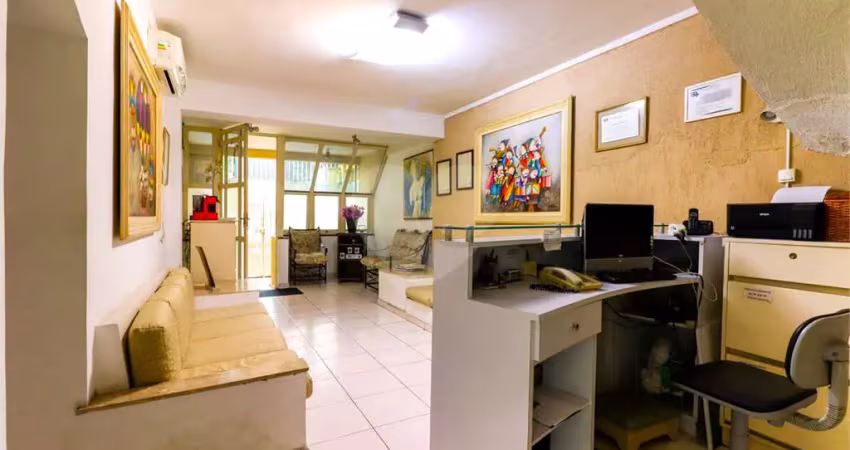 Casa à venda na Alameda dos Guaramomis, --, Moema, São Paulo