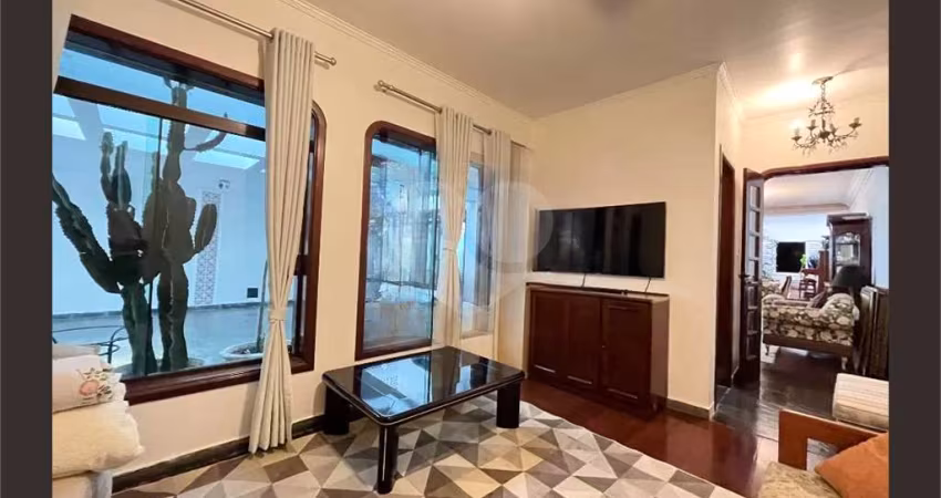 Casa térrea com 4 quartos à venda em Planalto Paulista - SP