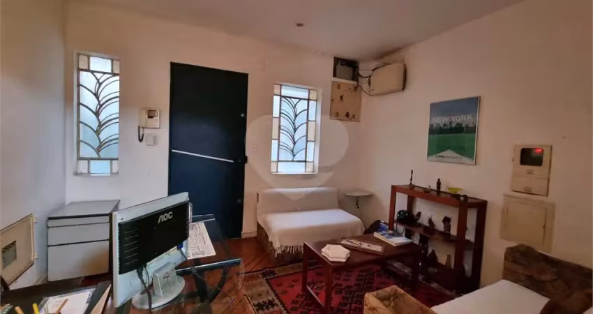 Casa à venda na Rua Moacir Piza, --, Jardim América, São Paulo