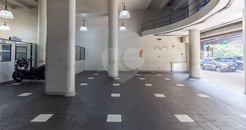 Barracão / Galpão / Depósito à venda na Avenida General Olímpio da Silveira, --, Higienópolis, São Paulo