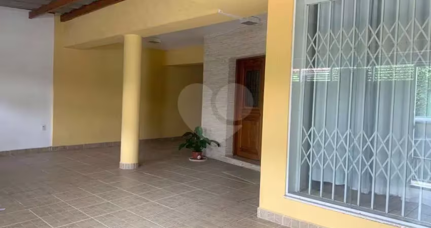 Casa com 4 quartos à venda em Chácara Inglesa - SP