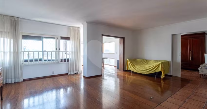 Apartamento com 3 quartos à venda em Cerqueira César - SP