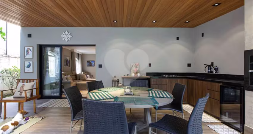 Casa com 3 quartos à venda na Rua João Moura, --, Pinheiros, São Paulo